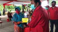 IMG-20200506-WA0008 DPD PDI Perjuangan Kalbar Serahkan Madu dan Vitamin kepada GOW Kubu Raya