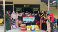 IMG-20200626-WA0063 Tampak Kaafilul Yatim menyerahkan bantuan ke Panti Asuhan Alhidayah Pontianak, Jumat (26/6/20)