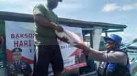 IMG-20200628-WA0042 Foto saat jajaran personel Ditpolairud Polda Kalbar lakukan pemasangan banner Hari Bhayangkara ke 74, Minggu (28/6/2020). (Humas)