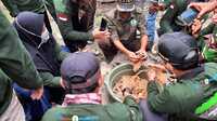 Joko Wiryanto praktisi lahan gambut nasional saat memberi materi ke peserta Sekolah Lapang Petani Gambut yang dilaksanakan Gemawan 14-18 Oktober di Punggur Besar, Kabupaten Kubu Raya