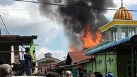 IMG_20201103_154454 Kebakaran di Gang Kayu Manis Jeruju di kawasan pemukiman padat penduduk pada Selasa 3 November 2020 pagi sekitar pukul 09.45 WIB.