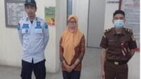 Kejati Kalbar Tahan Tersangka Kasus Perampokan Dana Desa Sebesar 1,19 M Kejati Kalbar Tahan Tersangka Kasus Perampokan Dana Desa Sebesar 1,19 M