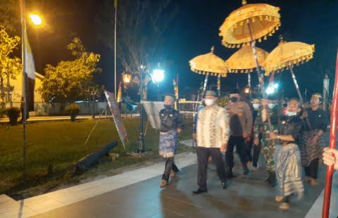 Kabinda Kalbar Terima Gelar Kekerabatan Kerajaan Amantubillah