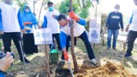 Peringatan Hari Air Dunia ke-30, BWS Kalimantan I Pontianak Tanam Pohon di Titik Nol Drajat Khatulistiwa Peringatan Hari Air Dunia ke-30, BWS Kalimantan I Pontianak Tanam Pohon di Titik Nol Drajat Khatulistiwa