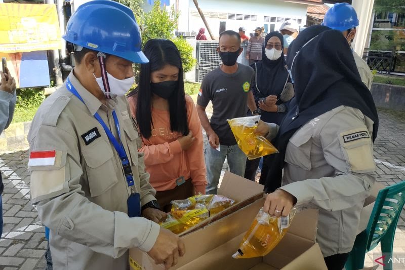 PT Wilmar Cahaya Indonesia Gelar Pasar Murah Minyak Goreng di Pontianak