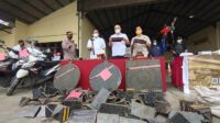 Polda Kalbar Tangkap Pencuri Tiang Pembatas Trotoar di Pontianak