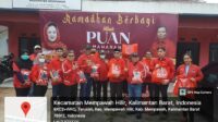 Puan Maharani Bagikan Beras untuk Warga Mempawah Puan Maharani Bagikan Beras untuk Warga Mempawah