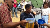 Pasar Murah! Minyak Goreng di Kubu Raya Cuma Rp14000, Warga Rela Antre! Pasar Murah! Minyak Goreng di Kubu Raya Cuma Rp14000, Warga Rela Antre!