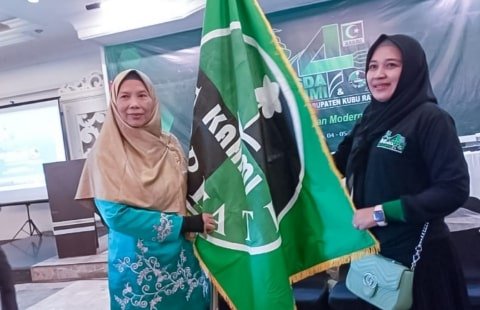Terpilih Secara Aklamasi Gusti Meilani Sisilia Siap Perkuat Internal dan External Forhati Kubu Raya