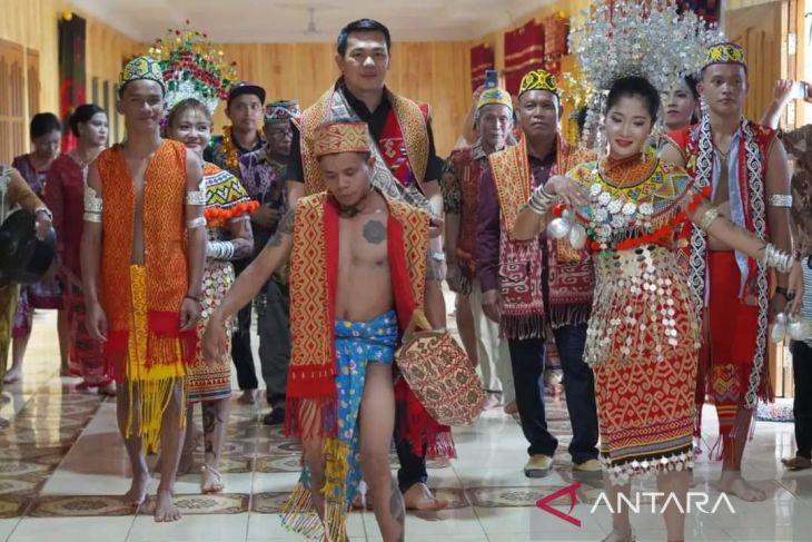 Masyarakat Kapuas Hulu Pesta Panen, Gawai Sebagai Warisan Leluhur Dayak