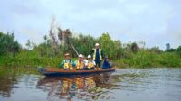 Lasarus Tinjau Proyek Pencegah Banjir di Kapuas Hulu Lasarus Tinjau Proyek Pencegah Banjir di Kapuas Hulu