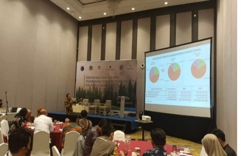 Keterangan Foto: Kajian Policy Brief dengan tajuk Pengembangan Ekonomi Perhutanan Sosial Pasca Persetujuan Akses” yang diselenggarakan PUPUK bekerjasama dengan TAF di Hotel Harris Vertu Harmoni Jakarta, Selasa (25/10/2022).