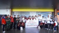 Bersama KEIND, TNI dan Polri, Gesma 89 Bagikan Sembako untuk Petugas Bandara dan Warga Bersama KEIND, TNI dan Polri, Gesma 89 Bagikan Sembako untuk Petugas Bandara dan Warga