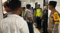 Pengedar Narkoba Diringkus Polisi di Penginapan Kabupaten Kubu Raya Pengedar Narkoba Diringkus Polisi di Penginapan Kabupaten Kubu Raya
