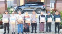 Jelang Idul Fitri 2023, Polres Kubu Raya Salurkan Bingkisan Lebaran Bentuk Dukungan Pelayanan Masyarakat Jelang Idul Fitri 2023, Polres Kubu Raya Salurkan Bingkisan Lebaran Bentuk Dukungan Pelayanan Masyarakat