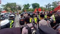 Kawal Pendaftaran Caleg PDI Perjuangan, Polisi Amankan Situasi Sampai ke KPU Kalbar Kawal Pendaftaran Caleg PDI Perjuangan, Polisi Amankan Situasi Sampai ke KPU Kalbar