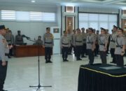 Kapolda Kalbar Pimpin Sertijab Wakapolda dan 3 Pejabat Utama Serta 4 Kapolresnya Kapolda Kalbar Pimpin Sertijab Wakapolda dan 3 Pejabat Utama Serta 4 Kapolresnya