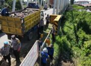Peduli Lingkungan, Polres Kubu Raya Gelar Gotong Royong Bersihkan Sampah Peduli Lingkungan, Polres Kubu Raya Gelar Gotong Royong Bersihkan Sampah