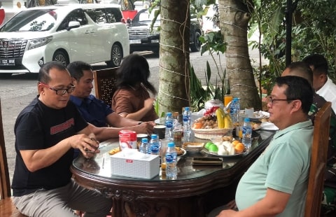 Bertamu ke Kediaman Wabup Kubu Raya, Pangdam Tanjungpura Kenalkan Joget Komando