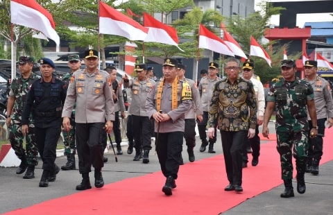 Kapolri Listyo Sigit Tinjau Pembangunan Asrama Brimob Sekaligus Tutup Kapolri Cup 2023 di Gor Pangsuma Pontianak