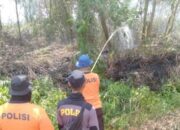 Polisi Dan Stakeholder Upayakan Pemadaman Api di Kecamatan Sungai Raya Polisi Dan Stakeholder Upayakan Pemadaman Api di Kecamatan Sungai Raya