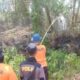 Polisi Dan Stakeholder Upayakan Pemadaman Api di Kecamatan Sungai Raya