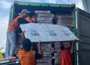 Polisi Kawal Ketat Kedatangan 7.870 Bilik Suara KPU Kabupaten Kubu Raya Polisi Kawal Ketat Kedatangan 7.870 Bilik Suara KPU Kabupaten Kubu Raya
