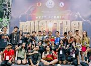 FOTO BERSAMA – Atlet Muaythai Kalbar merayakan kemenangan usai pagelaran West Borneo Muaythai Open League. Ist