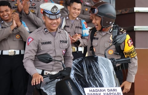 20240104_114426-min Dapat Hadiah Dari Kapolri, Bripda Novandro Ucapkan Terima Kasih