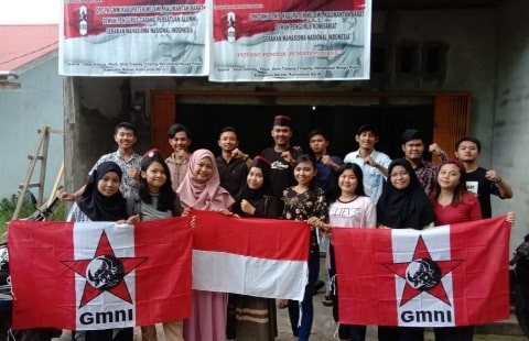 GMNI Melawi Salurkan Bantuan Sembako Kepada Masyarakat Kurang Mampu