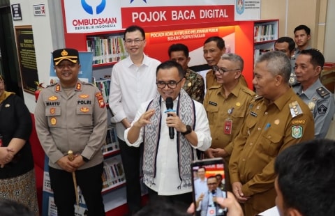 Kapolres Kubu Raya Dampingi PJ Bupati Sambut Kunjungan Menpan RB, Abdullah Azwar Anas di Mall Pelayanan Publik Kubu Raya