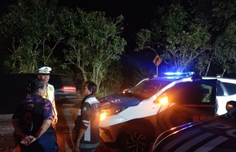 Curah Hujan Tinggi Picu Banjir, Polres Kubu Raya Amankan Arus Lalu Lintas Jalur Trans Kalimantan
