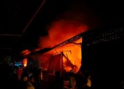 20241024_161602-min Lima Ruko di Pergudangan Mandau Timber Hangus Terbakar