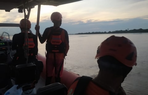 Anak Selamat, Sang Ibu Hilang Tenggelam di Sungai Kapuas