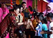 20241229_182823-min Ketua Umum Bhayangkari Rayakan Natal Bersama Korban Erupsi Gunung Lewotobi