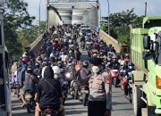 20250207_214449-min Kendaraan Mogok Jadi Penyebab Jalan Macet di Tol Kapuas 2 Kubu Raya