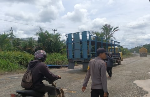 Jelang Lebaran, Polres Kubu Raya Lakukan Pengaturan Lalu Lintas di Jalan Trans Kalimantan