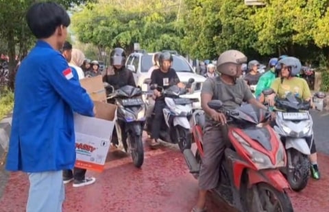 PMII Rayon FISIP UNTAN Bagikan Ratusan Paket Takjil di Bulan Ramadhan 1446 H