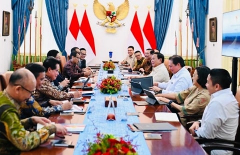 Presiden Prabowo Bahas Respons Ekonomi Global dan Kebijakan Tarif bersama Jajaran Kabinet