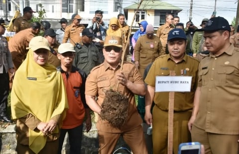 Hari Bumi Sedunia 2025, Pemkab Kubu Raya Tanam Seribu Pohon Pucuk Merah