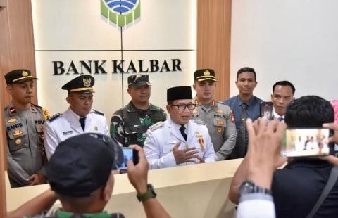 Sujiwo Resmikan Relokasi KCP Bank Kalbar Kubu