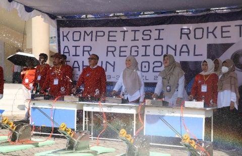 Lomba Roket Air di Pontianak Dorong Kreativitas Siswa di Bidang Iptek