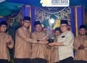20250504_164334-min Bupati Sujiwo Resmi Tutup MTQ XI Kubu Raya, Kafilah Sungai Kakap Raih Gelar Juara