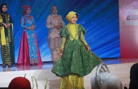 Kota Pontianak Tampilkan Corak Insang di Fashion Show APEKSI Surabaya