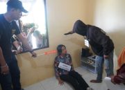 20250517_190147-min Adegan Rekonstruksi Remaja Bunuh Tetangga di Desa Teluk Kapuas Kubu Raya