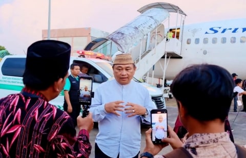 Dua Hari Pemberangkatan Jemaah Haji Kalbar Lancar, Kakanwil Kemenag Muhajirin Yanis Beri Apresiasi