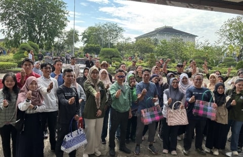 Eco Bhinneka Muhammadiyah Kalbar Bagikan 350 Besek untuk Wadah Daging Kurban