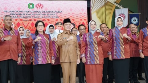 Pengurus Dekranasda dan Bunda PAUD Provinsi Kalbar Resmi Dikukuhan