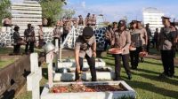 20250623_175021-min Kenang Jasa Pahlawan, Polres Kubu Raya Gelar Upacara Ziarah ke TMP Dharma Patria