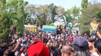 Keberatan Terhadap Kebijakan Pemprov Kalbar, Ratusan Sopir Truk Gelar Aksi Damai